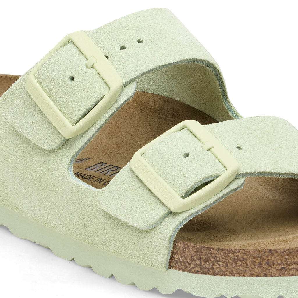 BIRKENSTOCK Arizona Suede Leather Faded LIME: зеленый сандалии для женщин