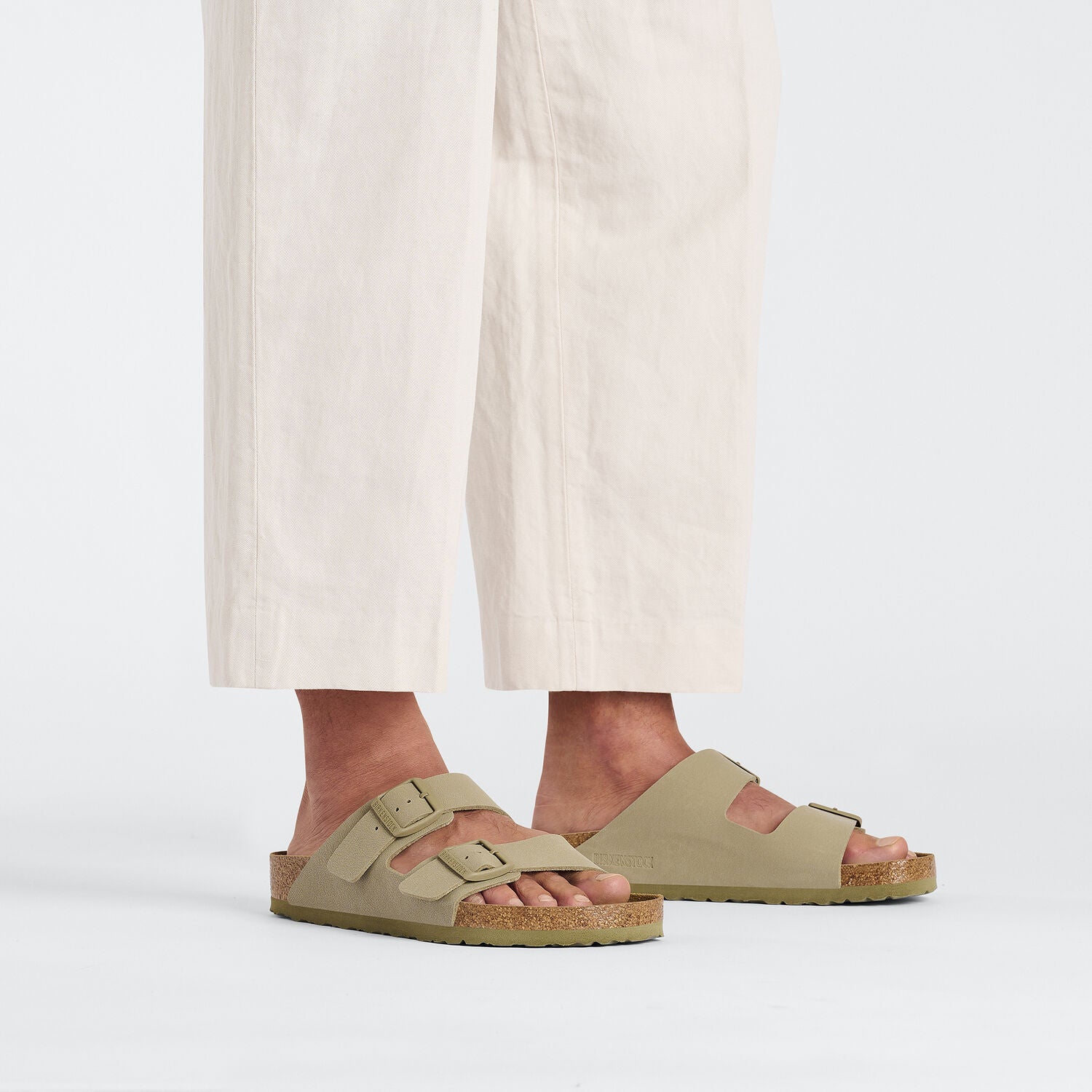 BIRKENSTOCK Arizona Birko FLOR Faded Khaki: caqui сандалии унисекс