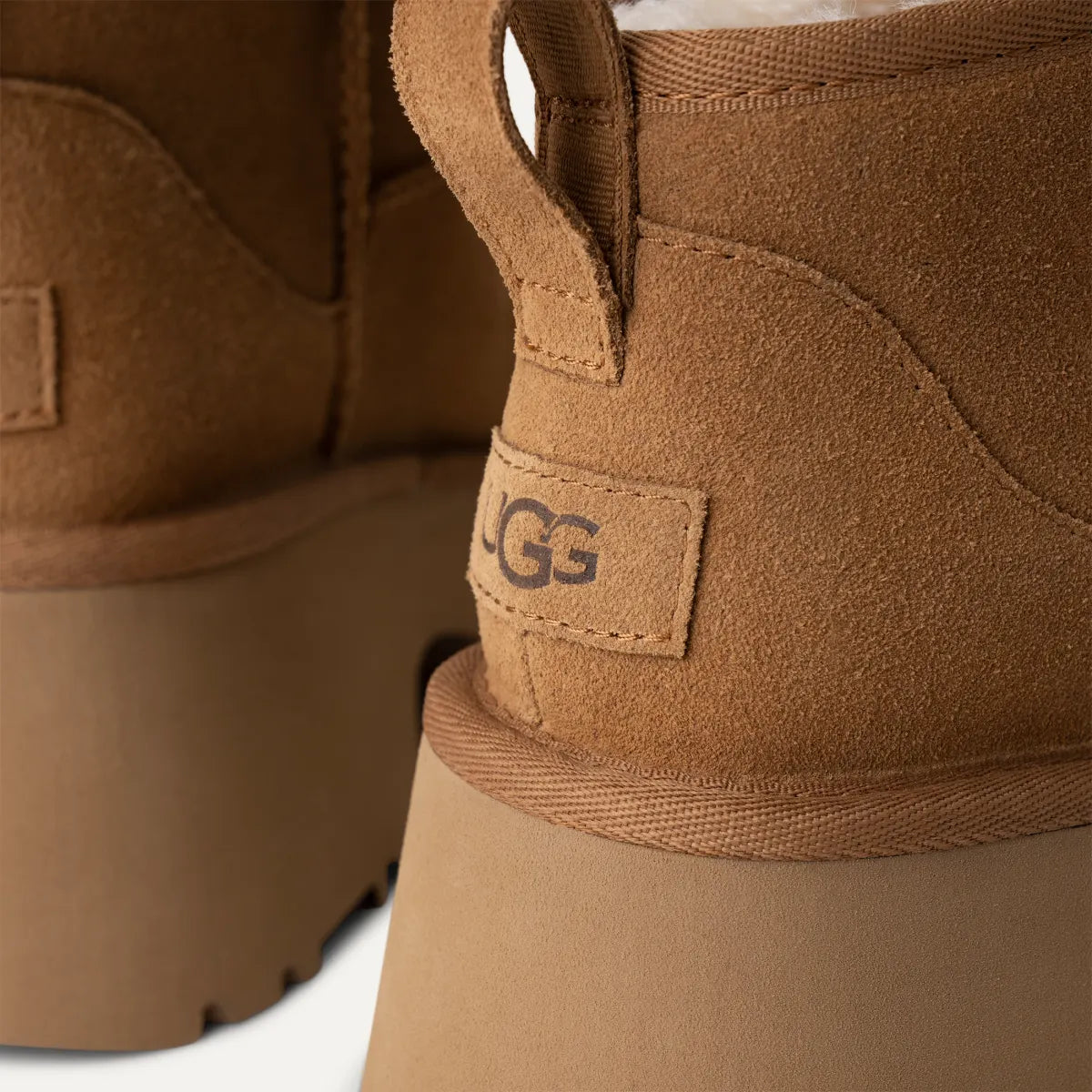 UGG Classic Ultra MINI NEW Heights Chestnut: ブラウン アンクルブーツ レディース