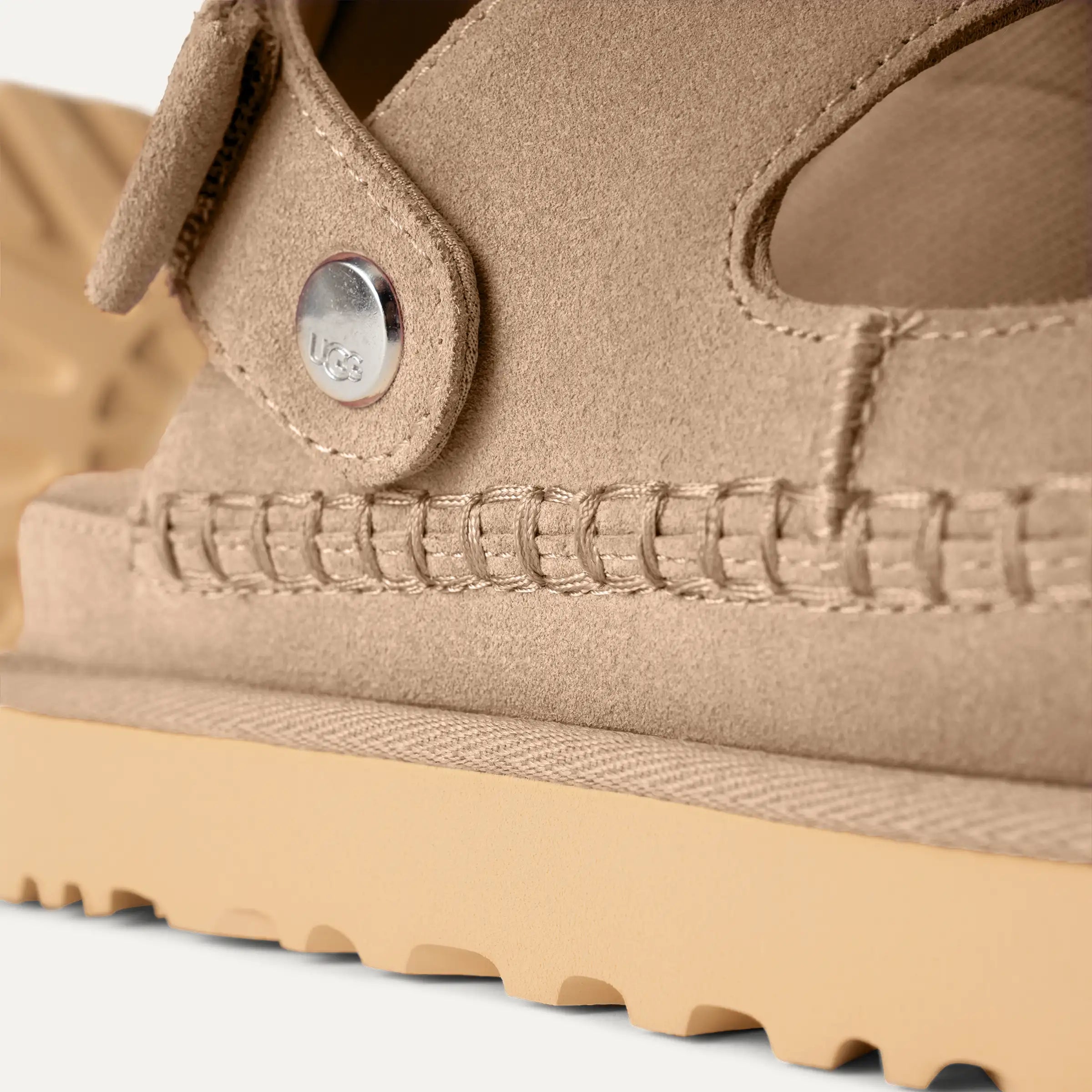 UGG W Goldenstar Glide: бежевий сандалі для жінок