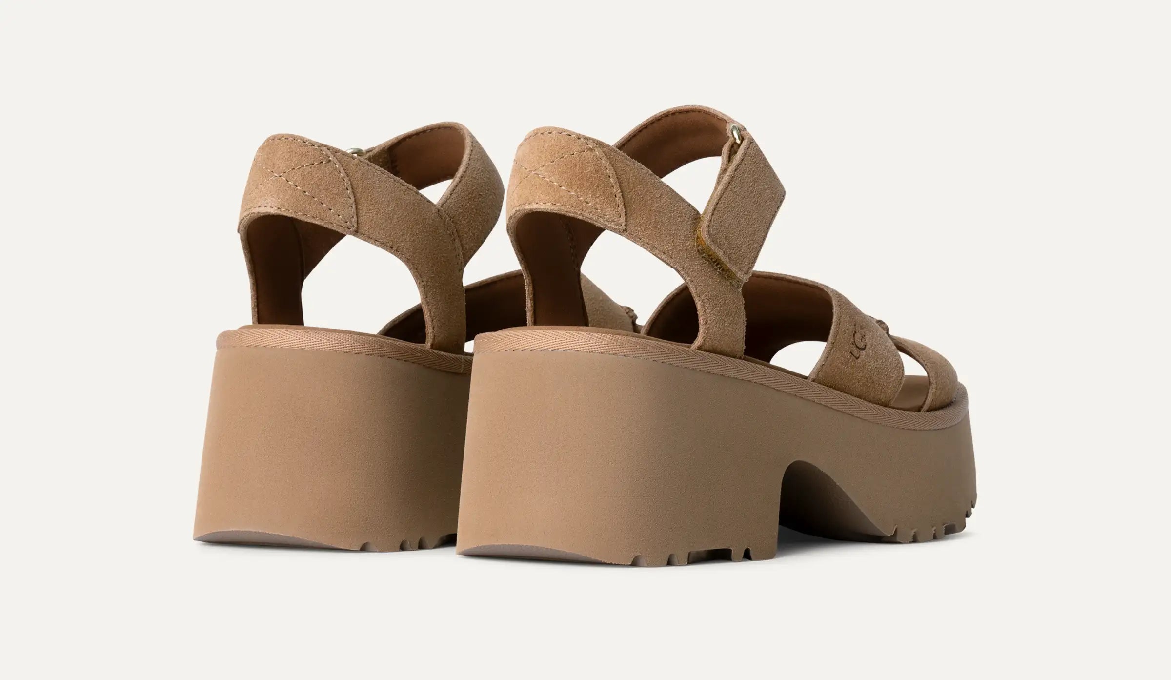 UGG W NEW Heights Ankle Strap: коричневий сандалі для жінок