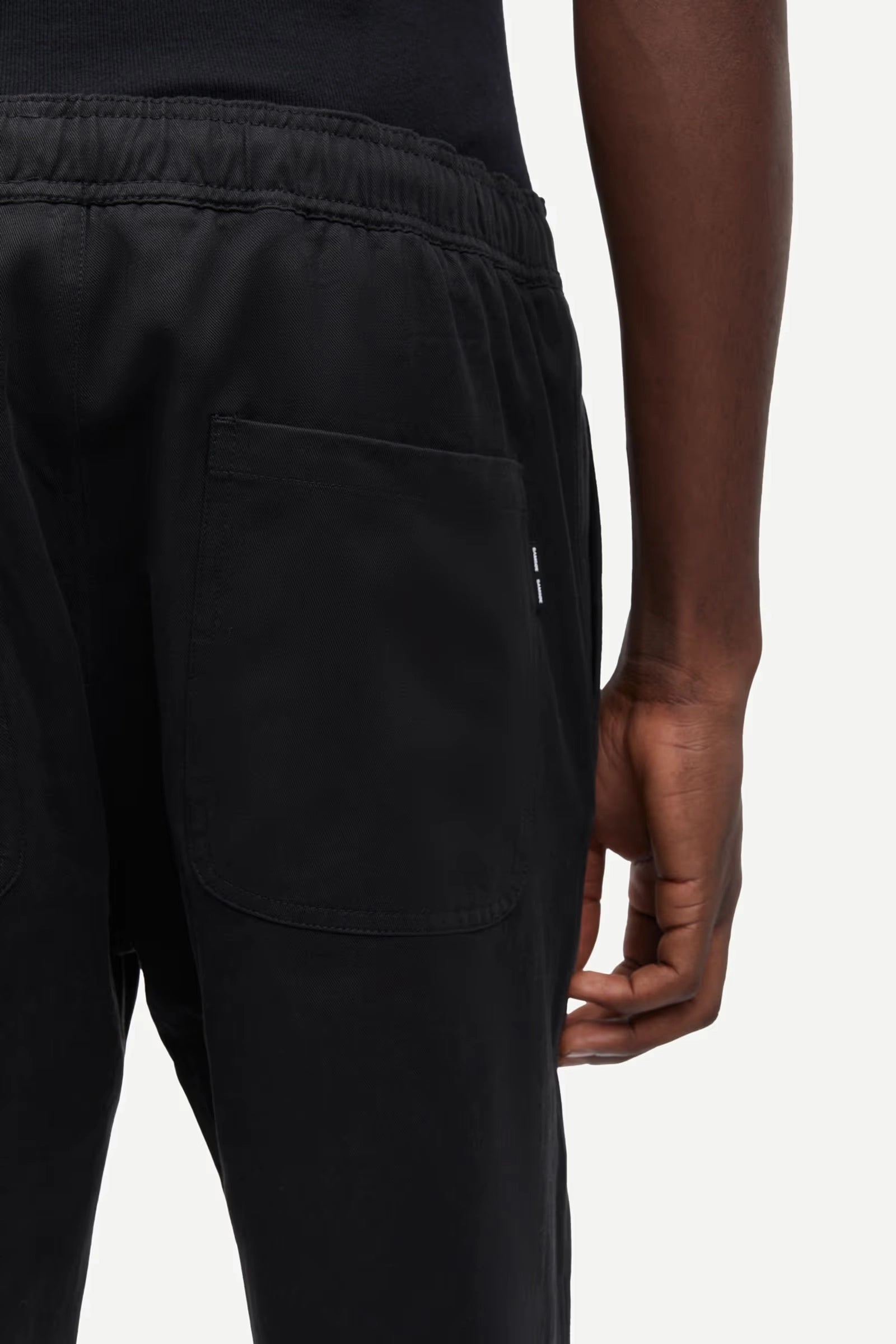 SAMSOE Jabari Trousers 132: black trousers for men