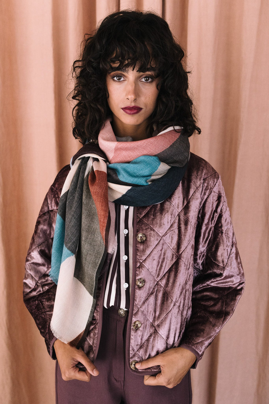 MAITANE BILBAO KALI Coníferas: multicolor pañuelo per a dona