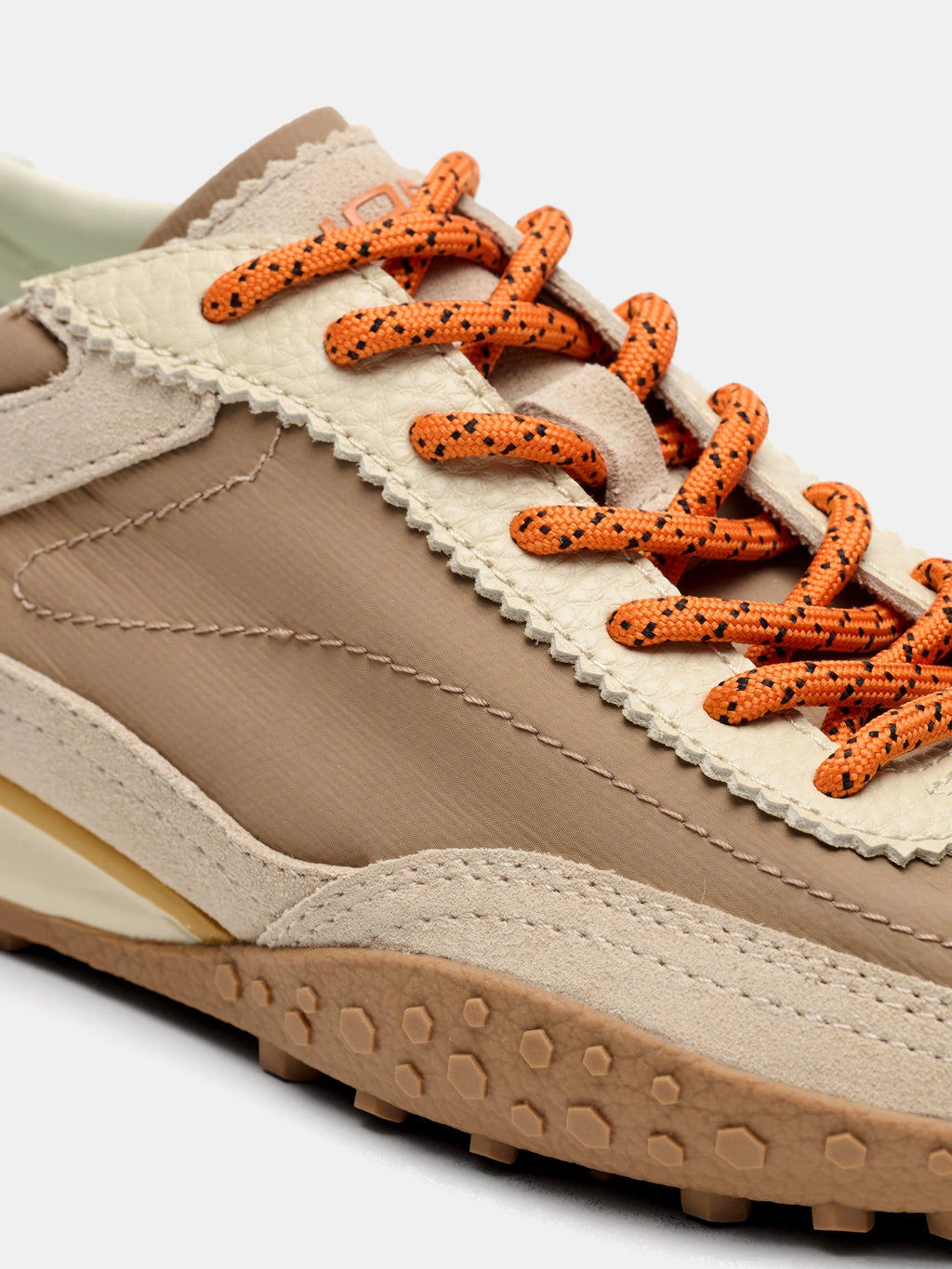 HOFF Bridge MKII Taupe: beige sneakers unisex