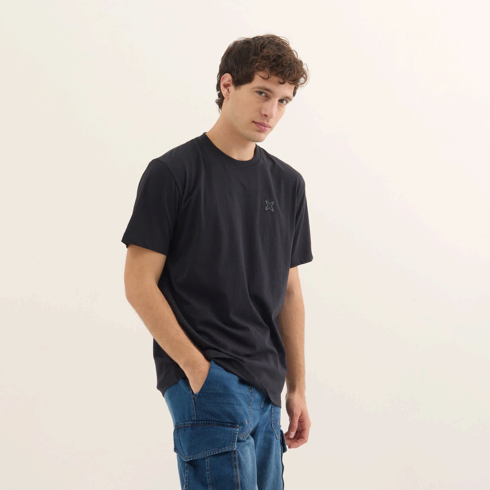 MUNICH T-shirt Essentials: черный футболка для мужчин