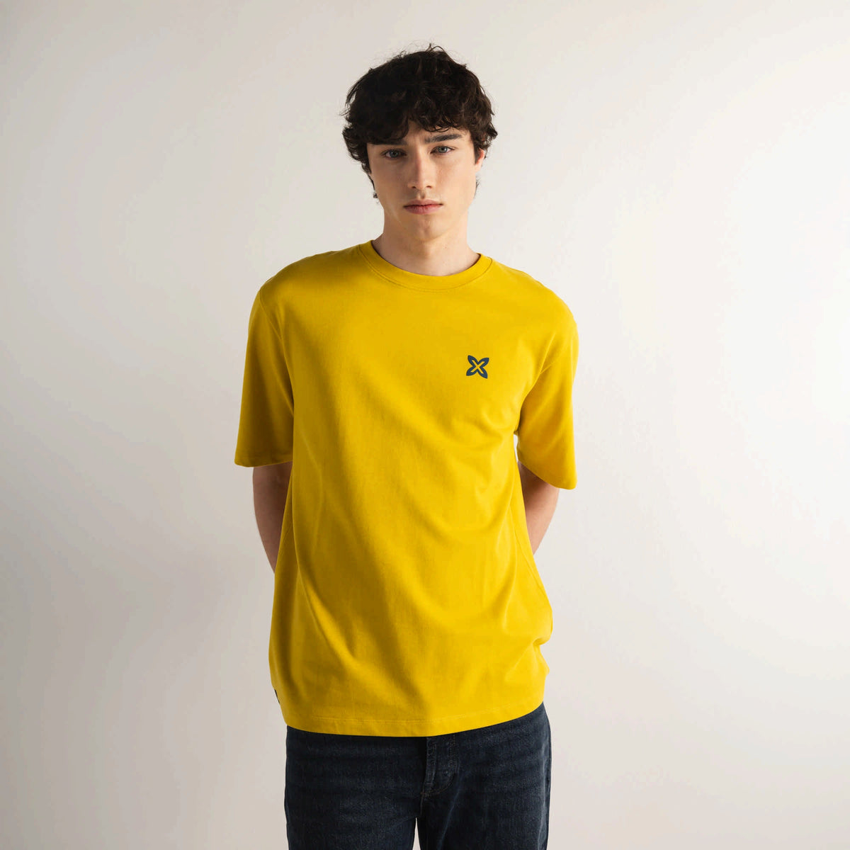 MUNICH | CAMISETAS | HOMBRE | OVERSIZE T-SHIRT PEACK LEMON | AMARILLO