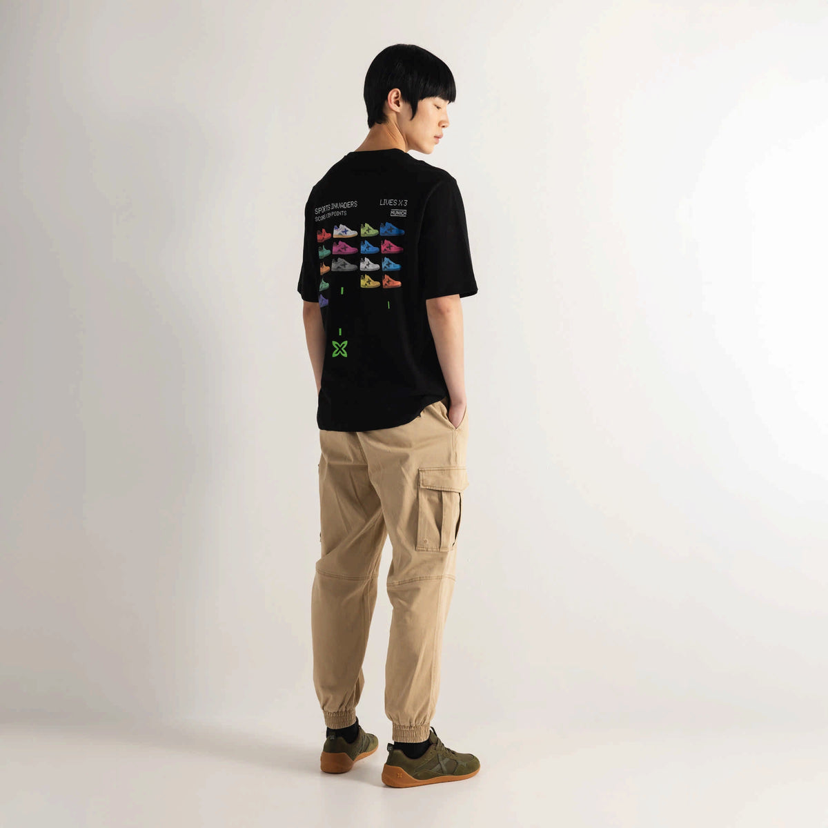 MUNICH Oversize T-shirt Invaders Black: أسود تيشيرت للرجال