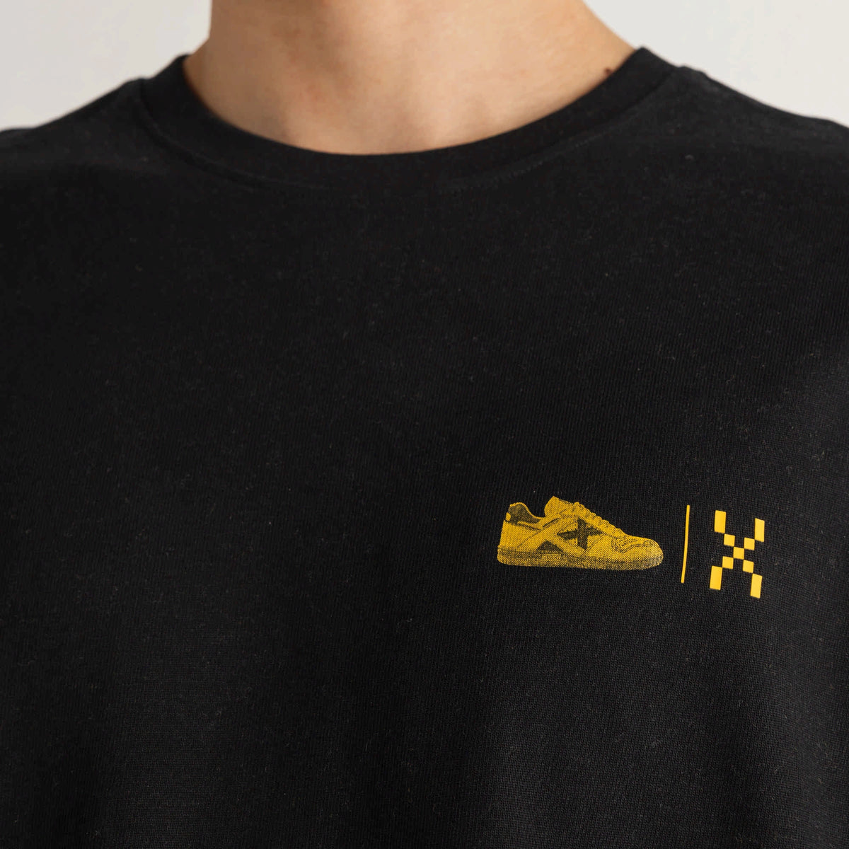 MUNICH Oversize T-shirt Invaders Black: أسود تيشيرت للرجال