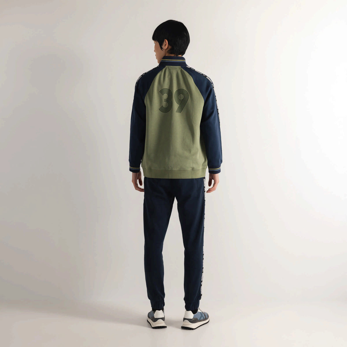 MUNICH | CHAQUETAS | HOMBRE | JACKET SCUDETTO OIL | VERDE