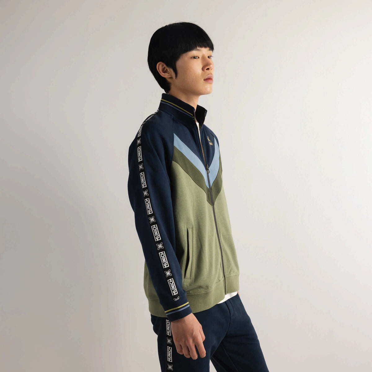 MUNICH | CHAQUETAS | HOMBRE | JACKET SCUDETTO OIL | VERDE
