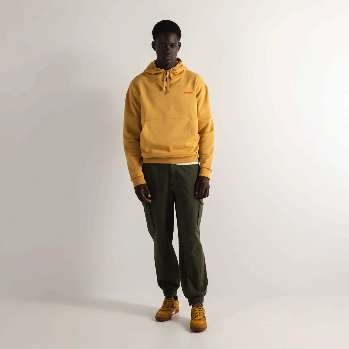 MUNICH | JERSEYS | HOMBRE | HOODIE PATHS TAFFY | AMARILLO