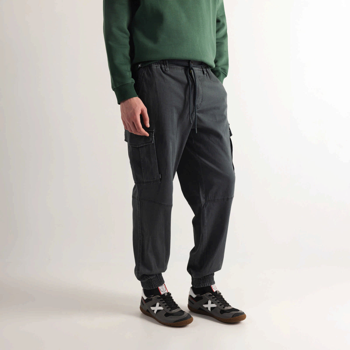 MUNICH | PANTALONES | HOMBRE | LIFESTYLE CARGO JOGGER WANDER ANTHRACITE | GRIS