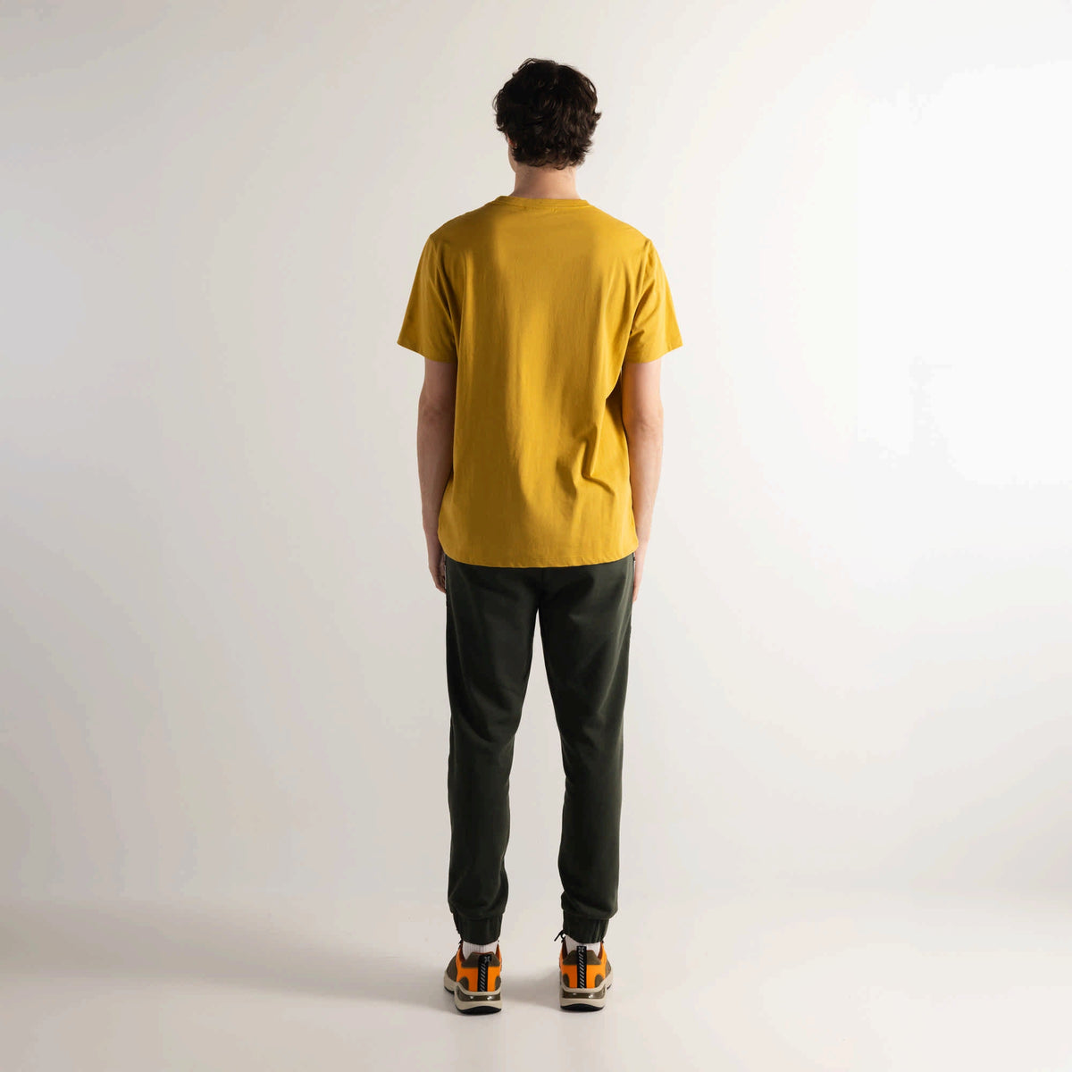 MUNICH | CAMISETAS | HOMBRE | ESSENTIALS T-SHIRT MUSTARD | AMARILLO