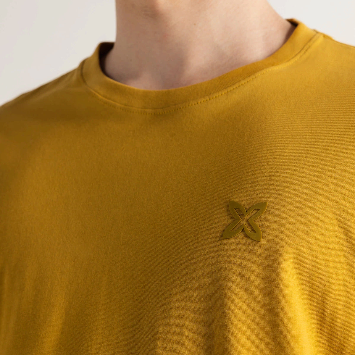 MUNICH | CAMISETAS | HOMBRE | ESSENTIALS T-SHIRT MUSTARD | AMARILLO