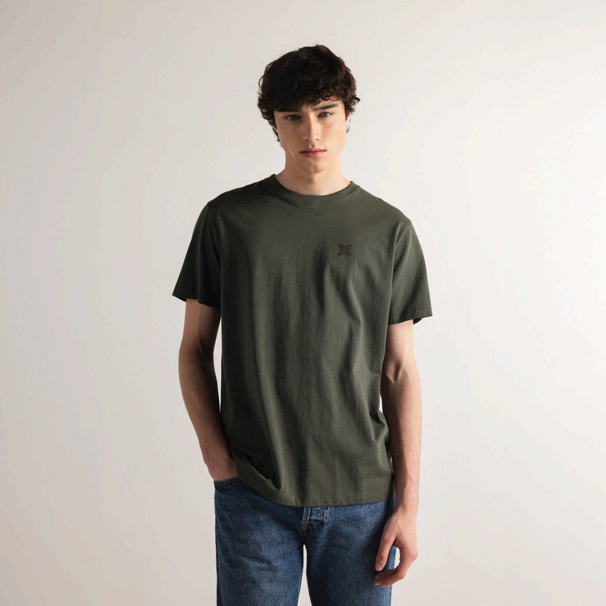 MUNICH | CAMISETAS | HOMBRE | ESSENTIALS T-SHIRT MILITAR | VERDE