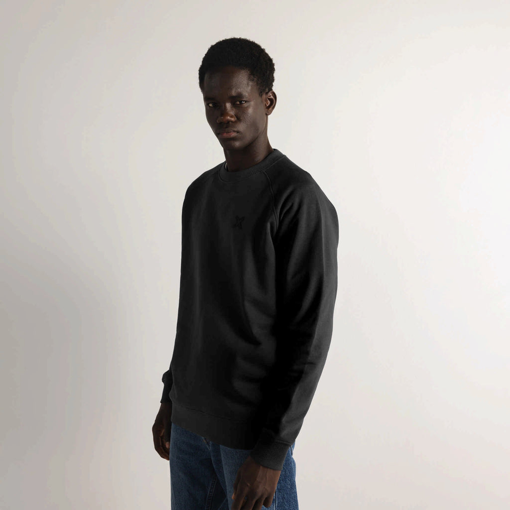 MUNICH Essentials Sweatshirt Black: أسود كنزة للرجال