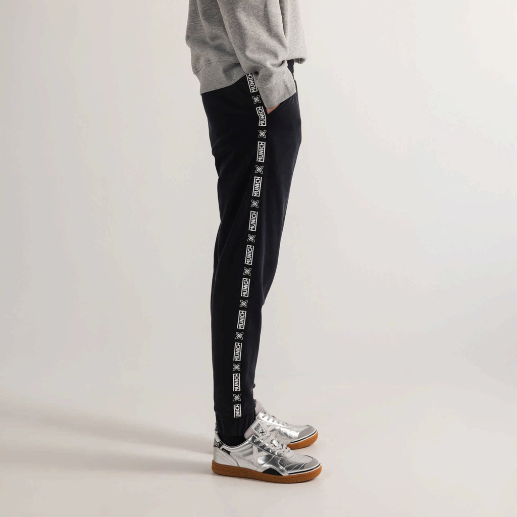 MUNICH Essentials PANT Squadra Black: black trousers for men