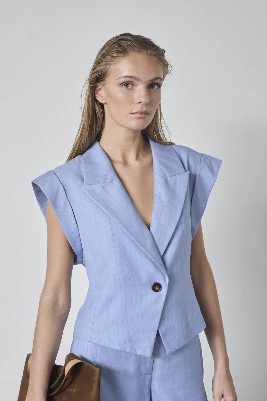 COCOUTURE Kianacc PIN VEST PALE BLUE: niebieski kurtka dla kobiet
