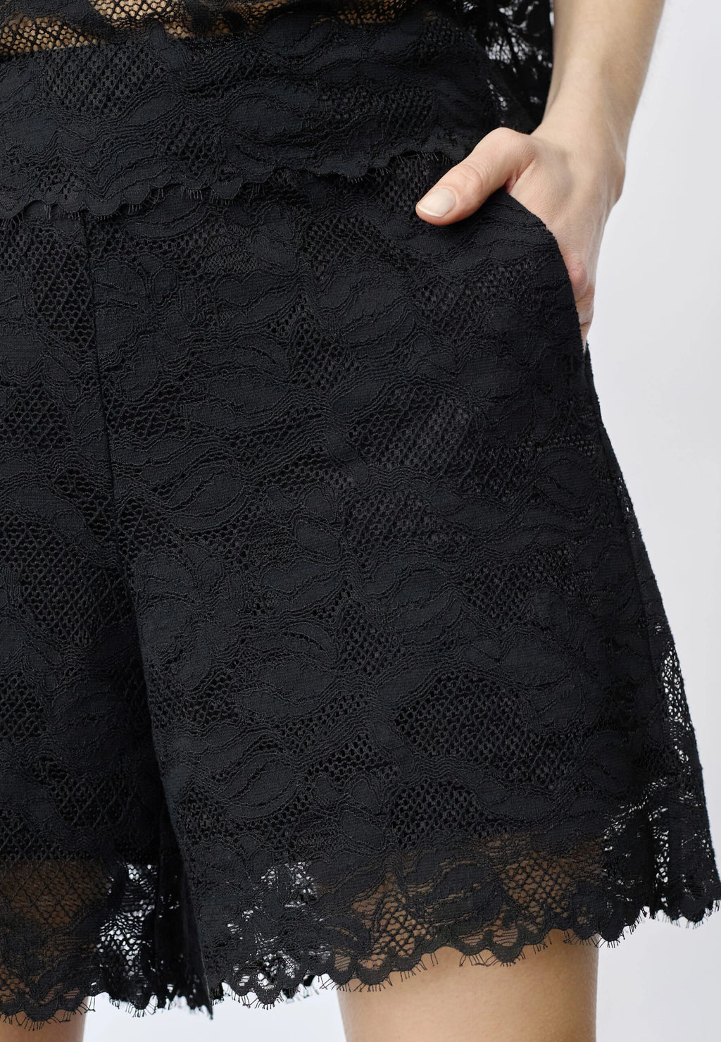 COCOUTURE Lannycc LACE Shorts Black: ブラック パンツ レディース