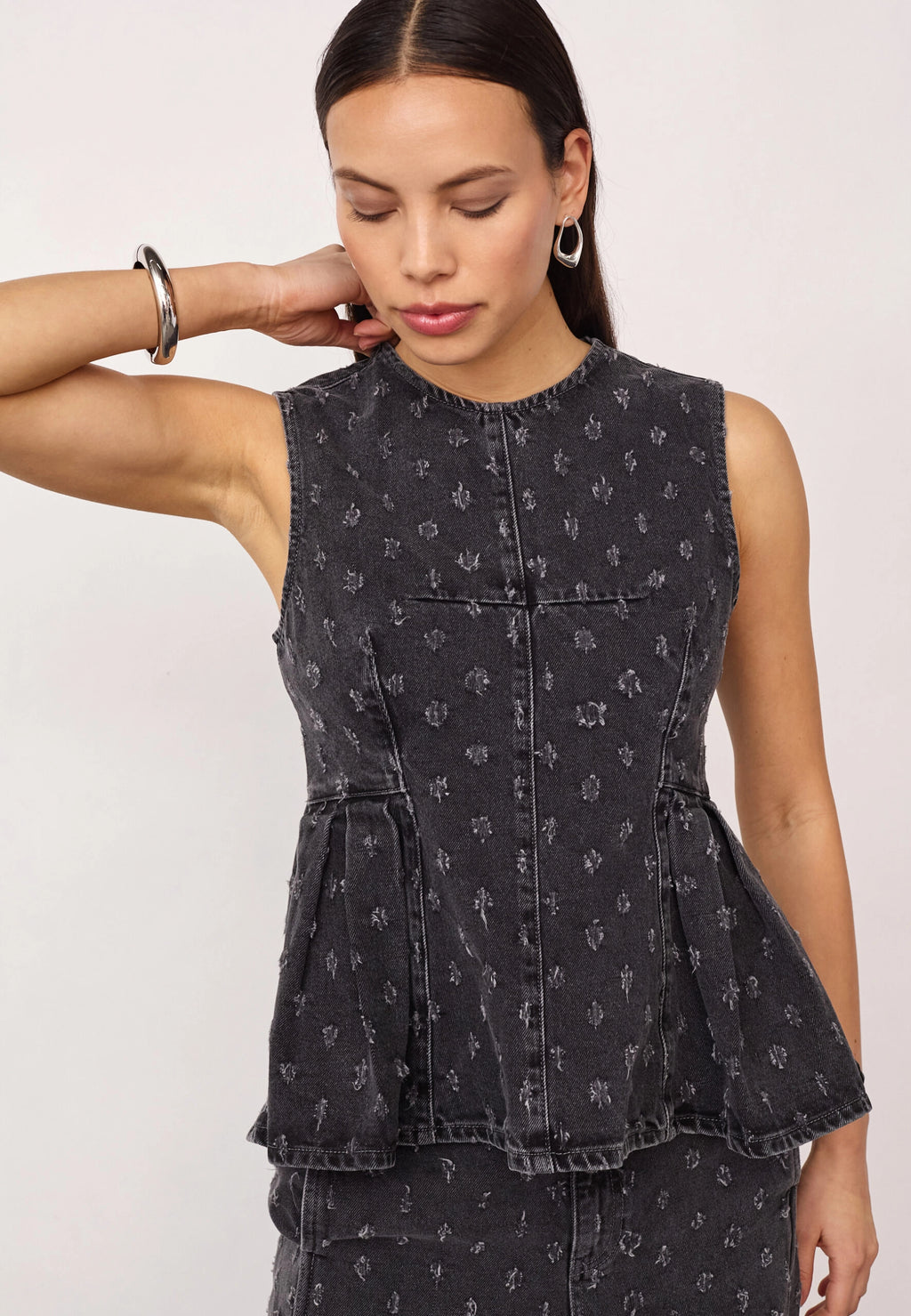 COCOUTURE Derricc DOT Denim TOP MID GREY: grey T-shirt for women
