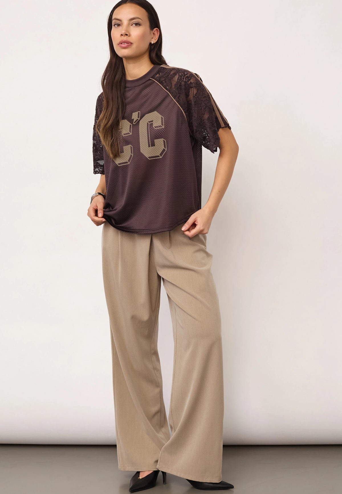COCOUTURE Treycc LOGO LACE TEE DARK Brown: ブラウン Tシャツ レディース