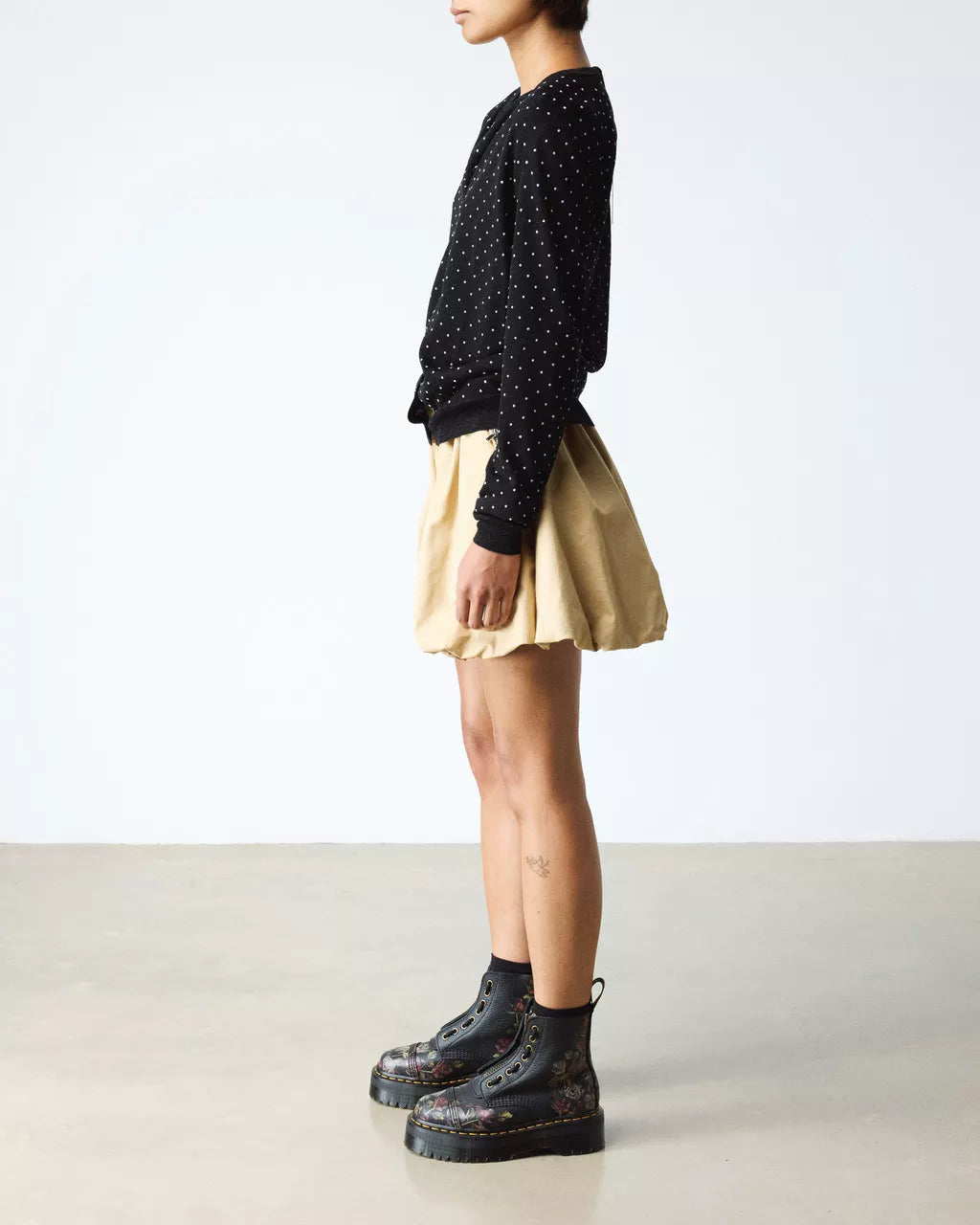 DR. MARTENS Sinclair Decayed Roses Classic Tumbled Nappa Black Milled: black ankle boots for women