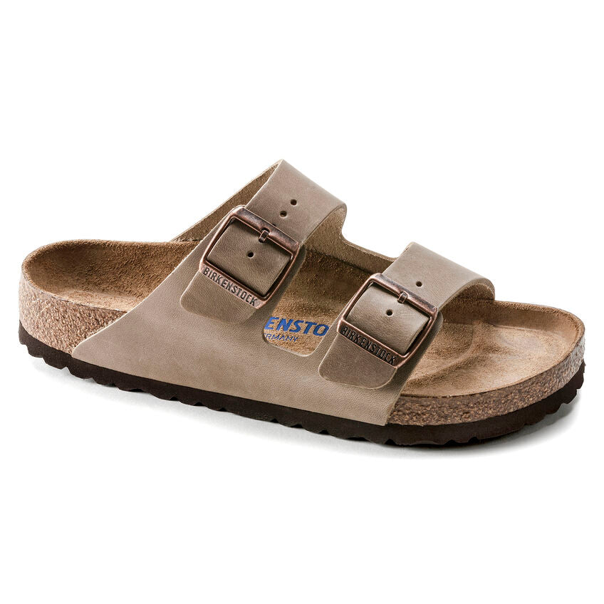 BIRKENSTOCK Arizona Plantilla Blanda Cuero Engrasado Light Brown, brown sandals for women at Tascón