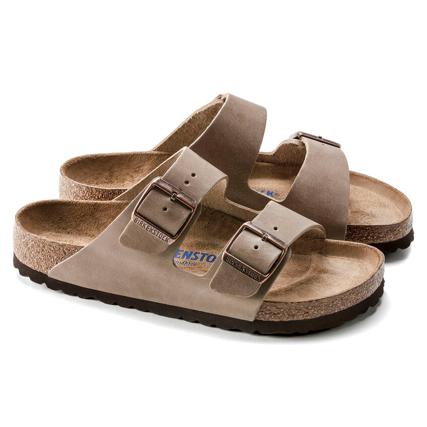 BIRKENSTOCK Arizona Plantilla Blanda Cuero Engrasado Light Brown, brown sandals for women at Tascón
