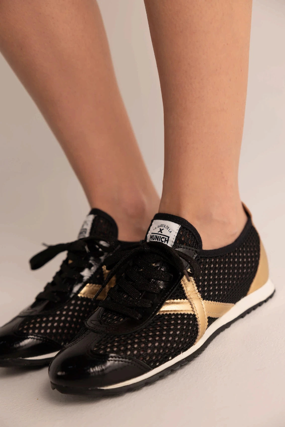 MUNICH Osaka 594: black trainers for women