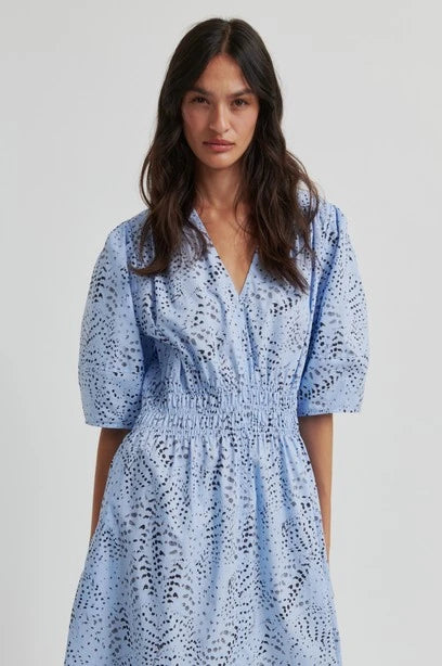 SECOND FEMALE Livina Dress: blå kjole til kvinder
