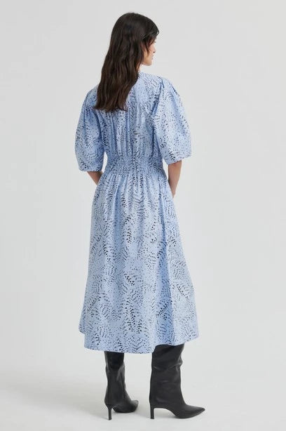 SECOND FEMALE Livina Dress: blå kjole til kvinder