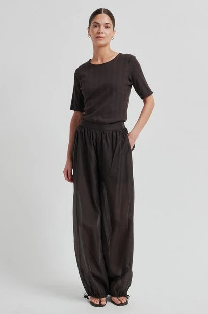SECOND FEMALE Hidie Trousers: بني بنطال للنساء