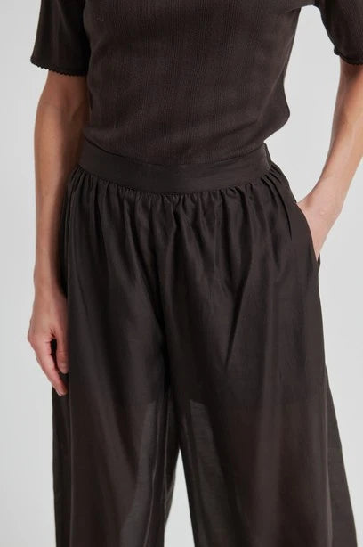 SECOND FEMALE Hidie Trousers: بني بنطال للنساء