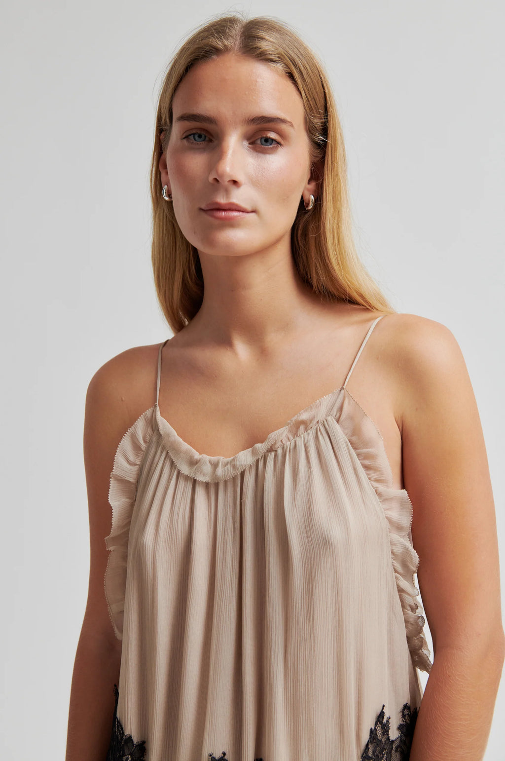 SECOND FEMALE Lynda MAXY Dress Plaza Taupe: бежевий сукня для жінок