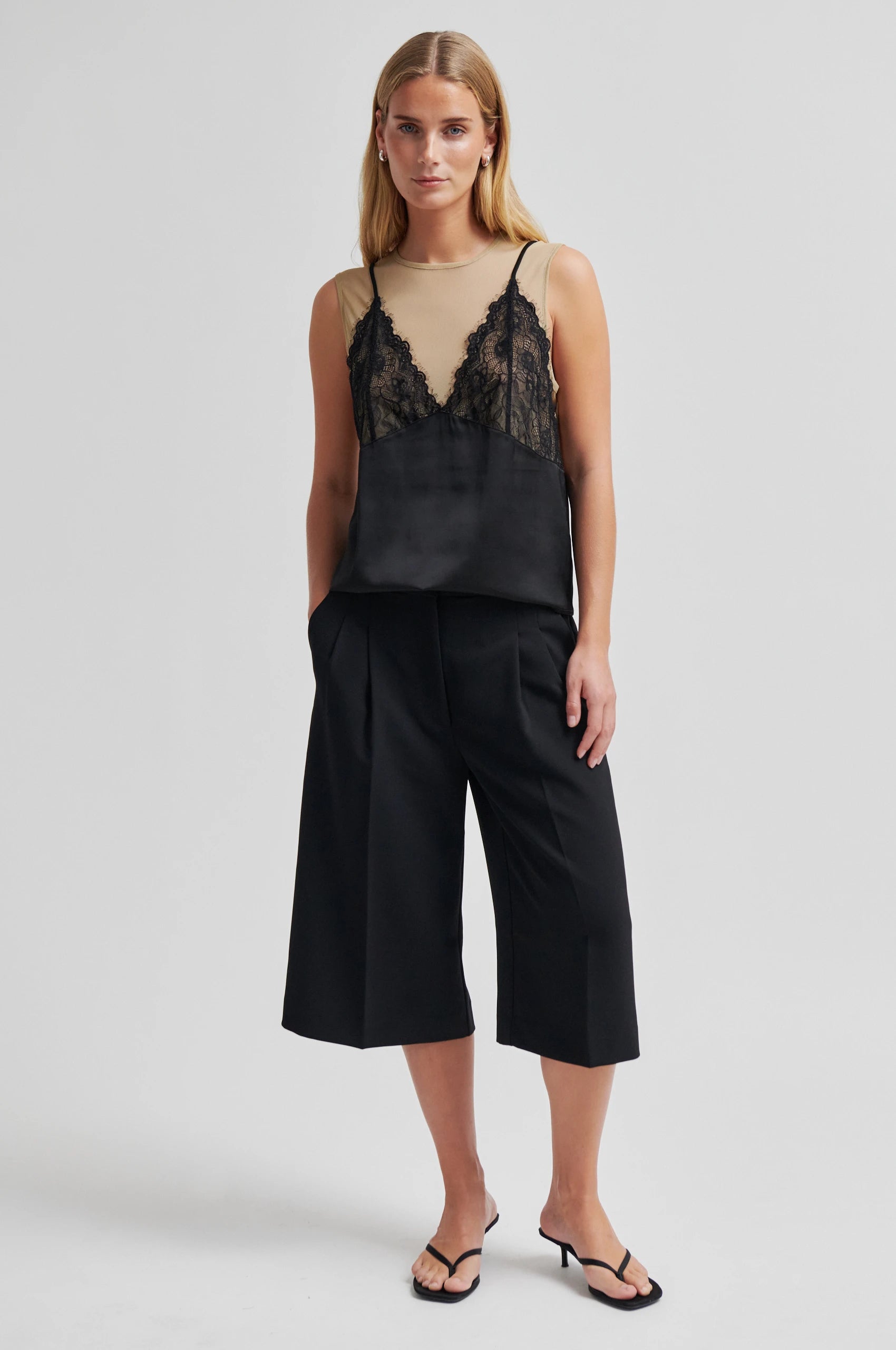 SECOND FEMALE Flore Bermuda Black: black trousers for women