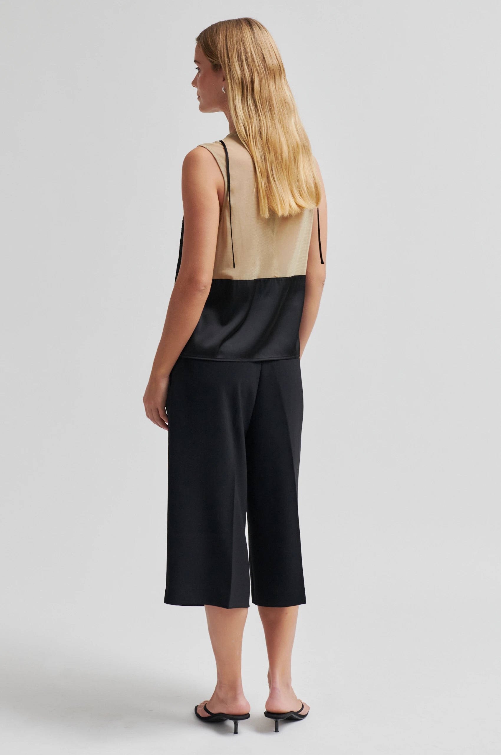 SECOND FEMALE Flore Bermuda Black: black trousers for women