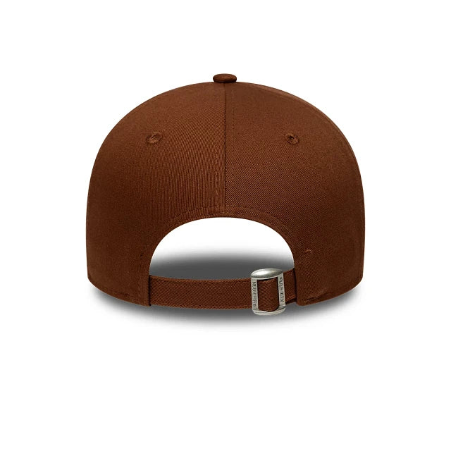 NEW ERA Patch 9FORTY Dettig DAU: коричневий кепка для чоловіків