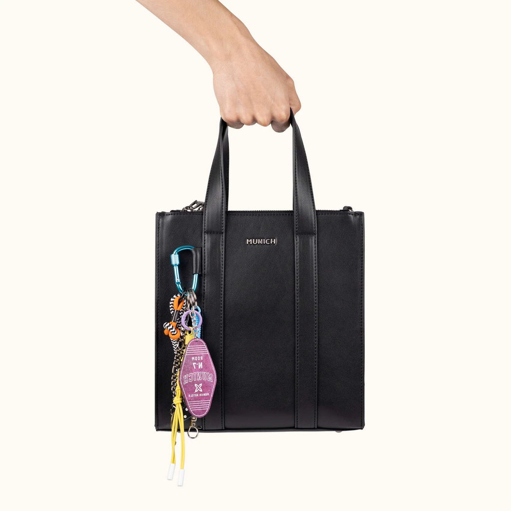 MUNICH Charms Crossbody TOTE: 黑色 包袋 女士