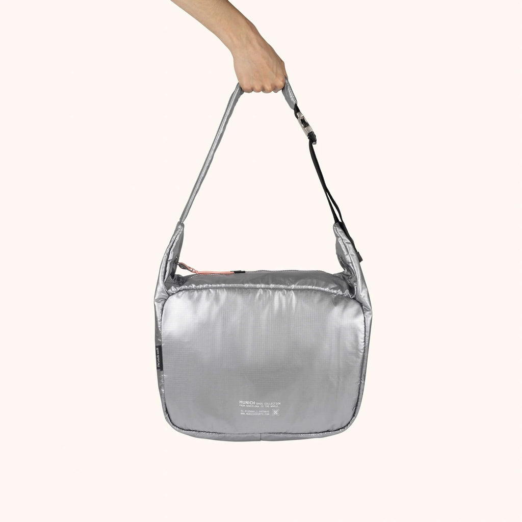 MUNICH DEEP Recycled HOBO: 银色 包袋 女士
