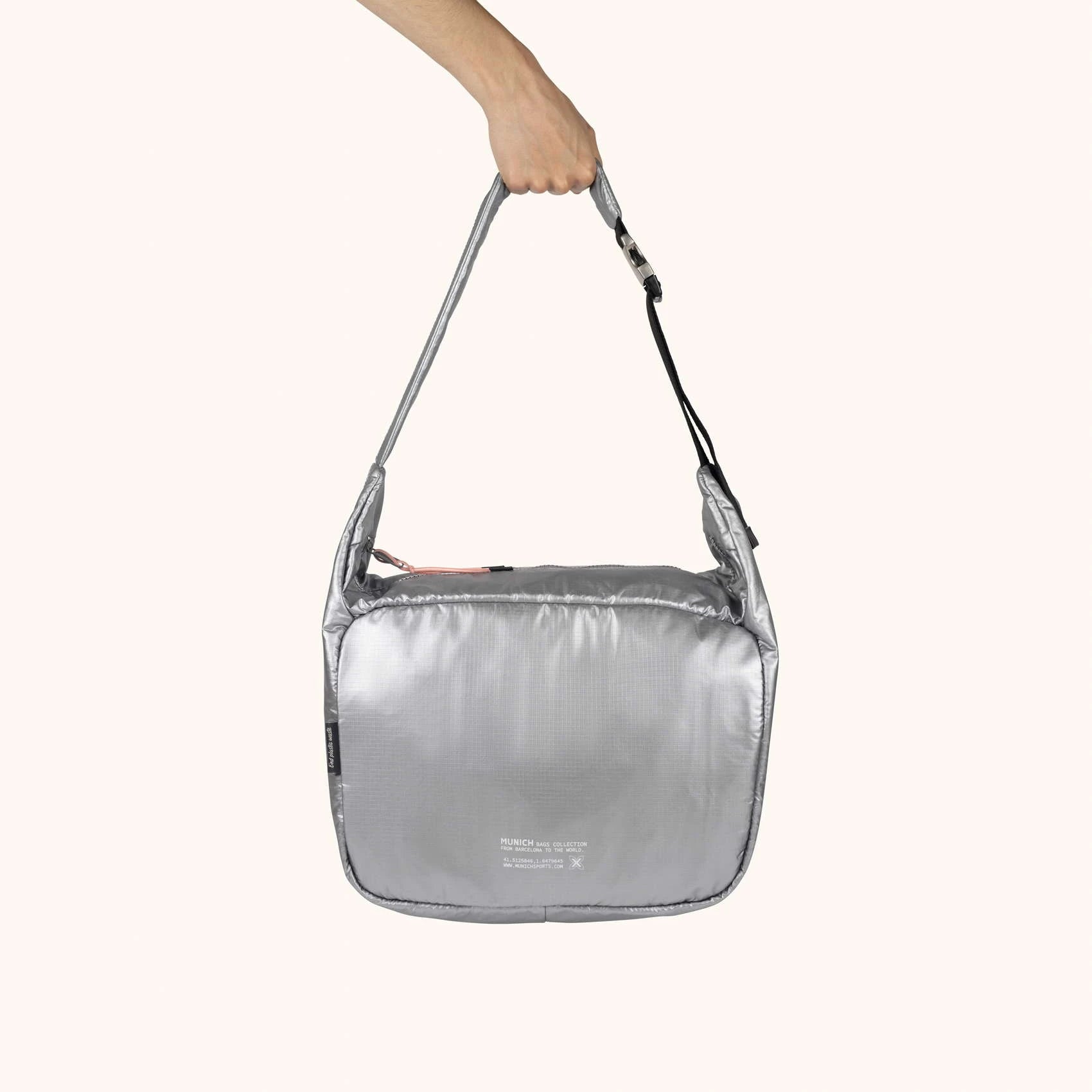 MUNICH DEEP Recycled HOBO: silver bag for women