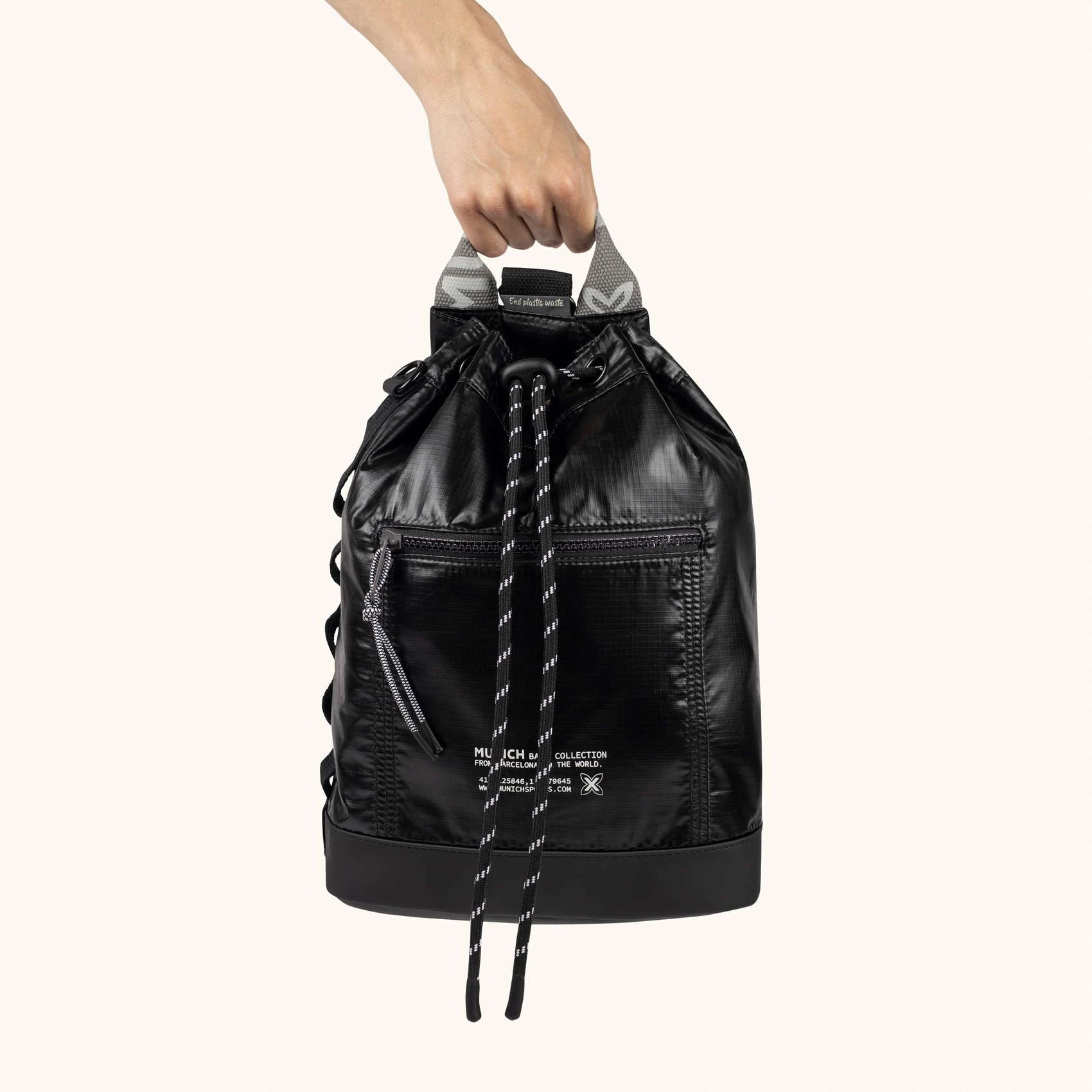 MUNICH DEEP Recycled Drawstring Backpack: black mochila for women