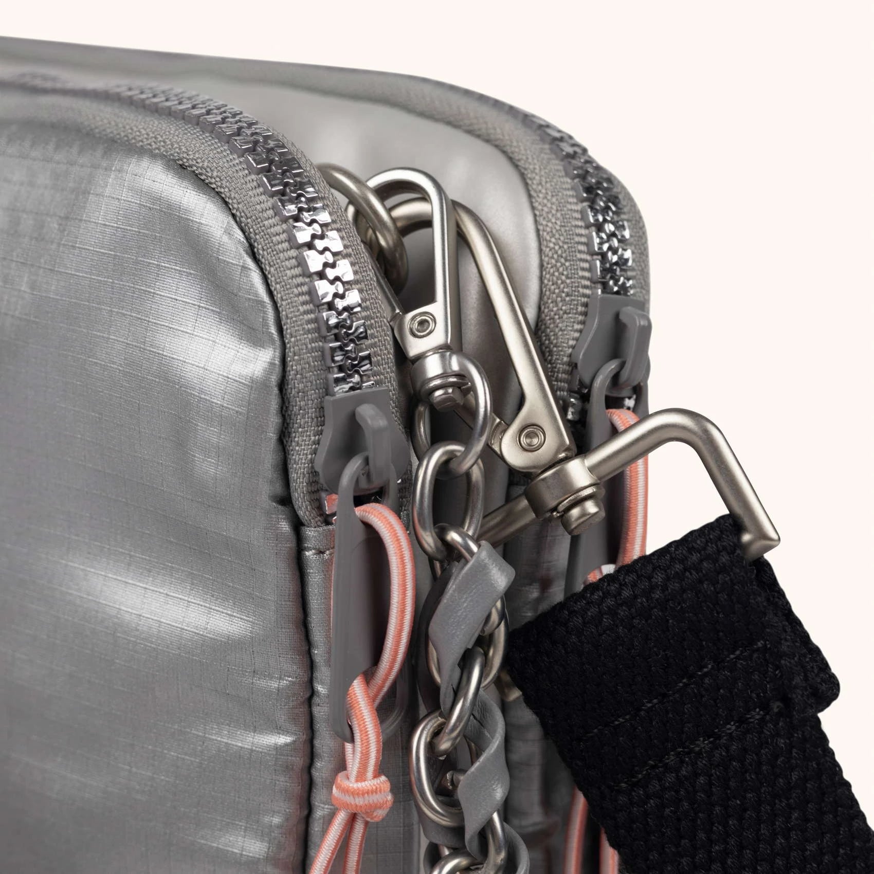 MUNICH DEEP Recycled Crossbody Double: silver bag for women