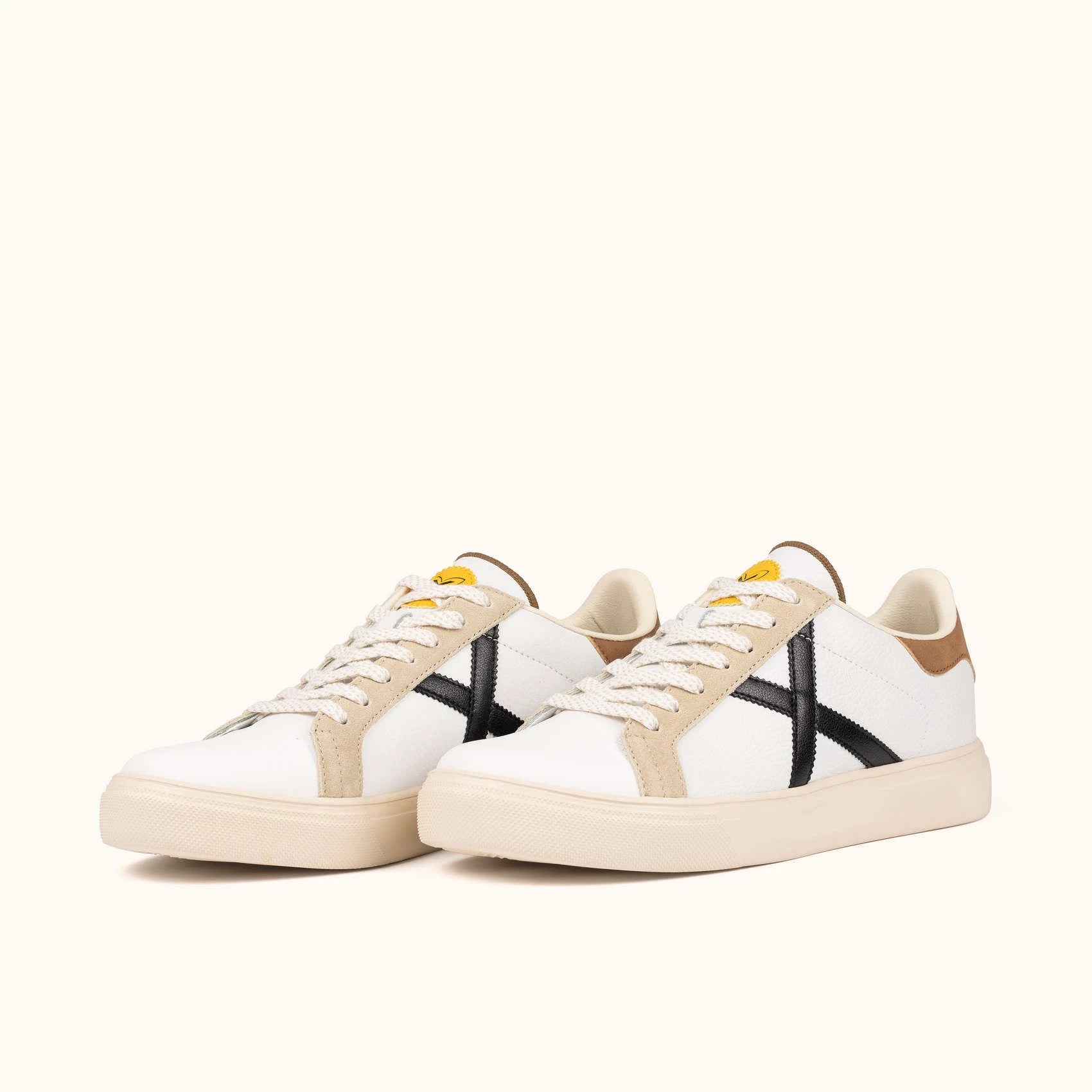MUNICH RETE 114: white trainers unisex