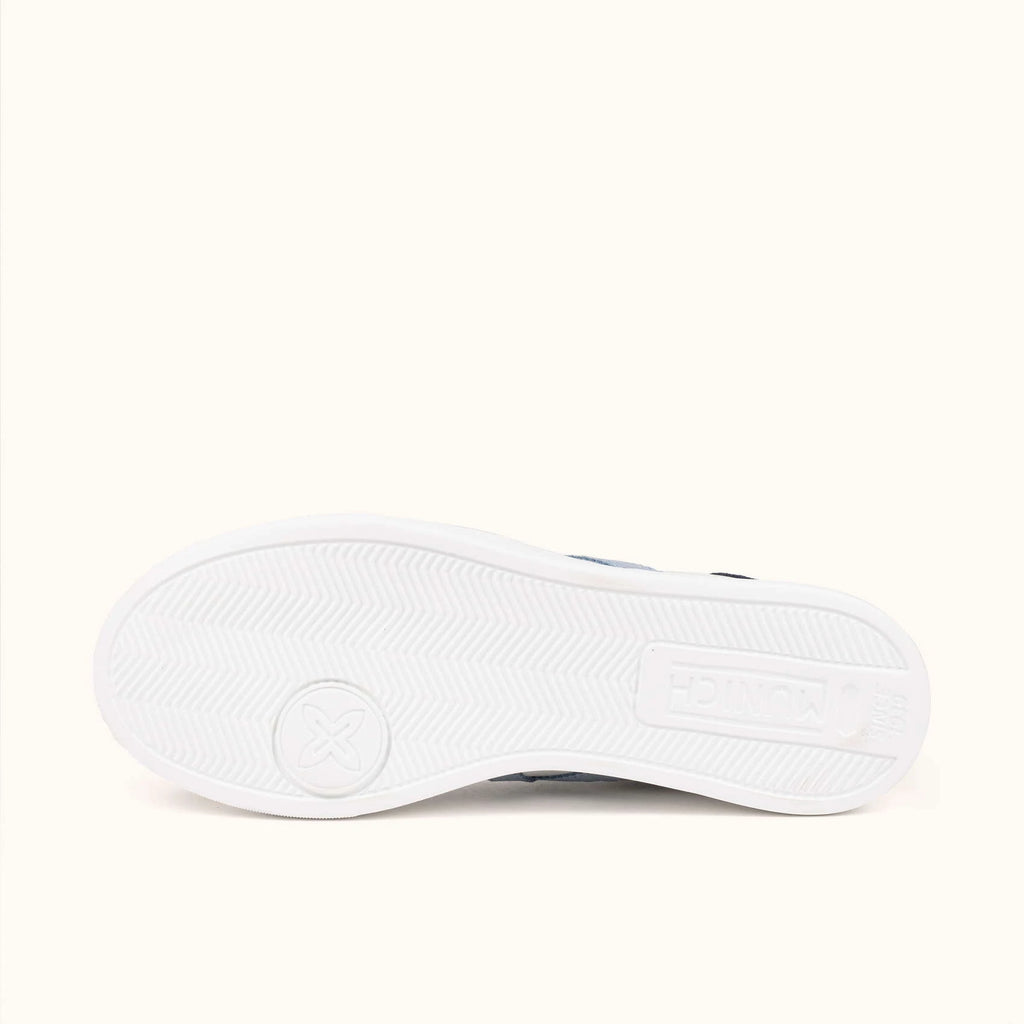 MUNICH RETE 117: white trainers unisex