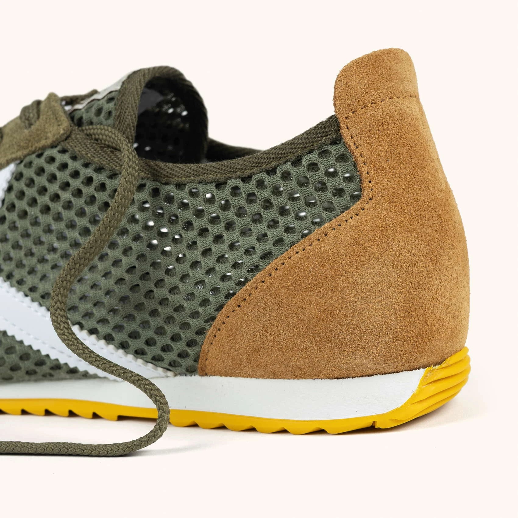 MUNICH Osaka 579: caqui trainers unisex