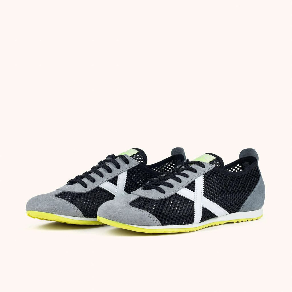 MUNICH Osaka 581: black trainers unisex