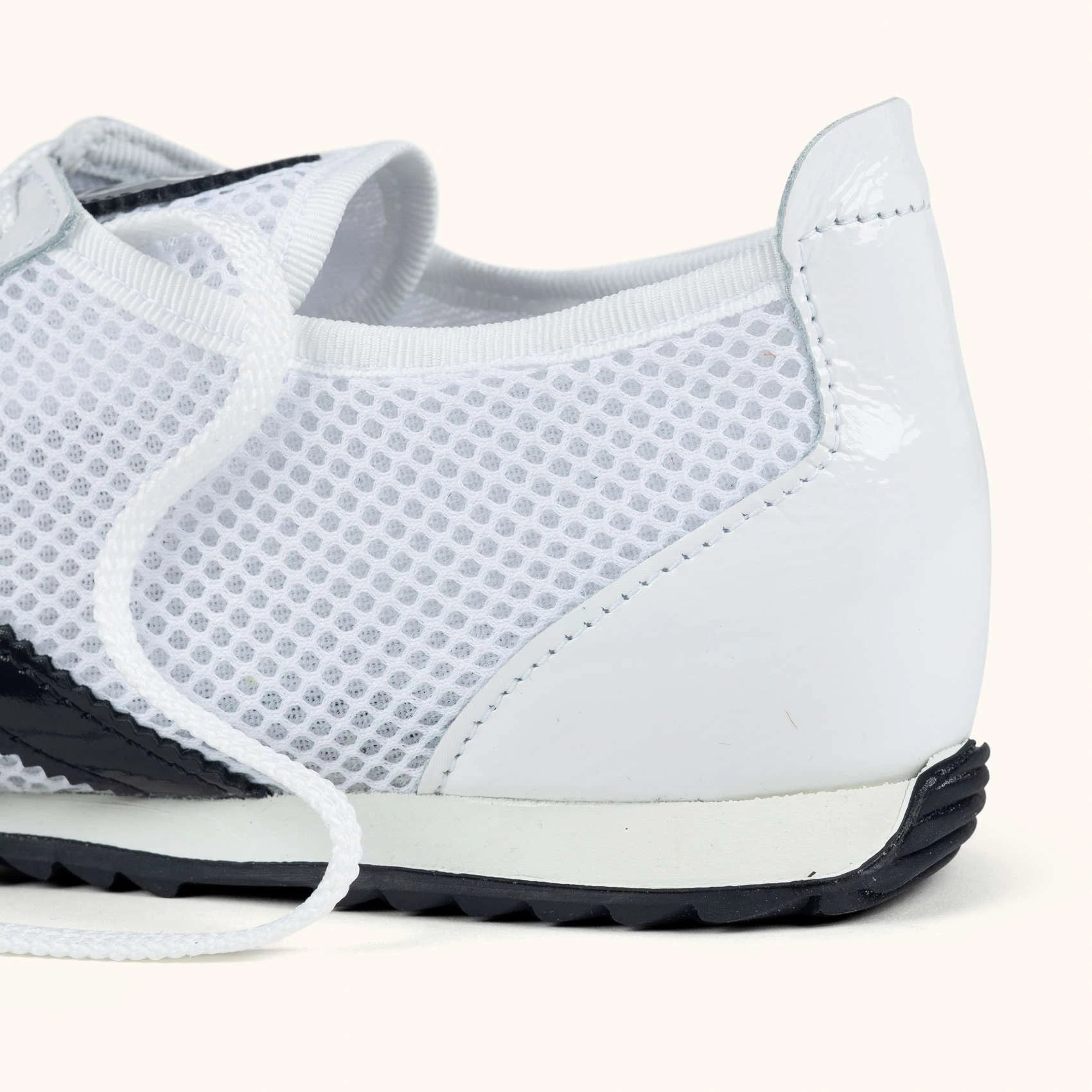MUNICH Osaka 583: white trainers unisex