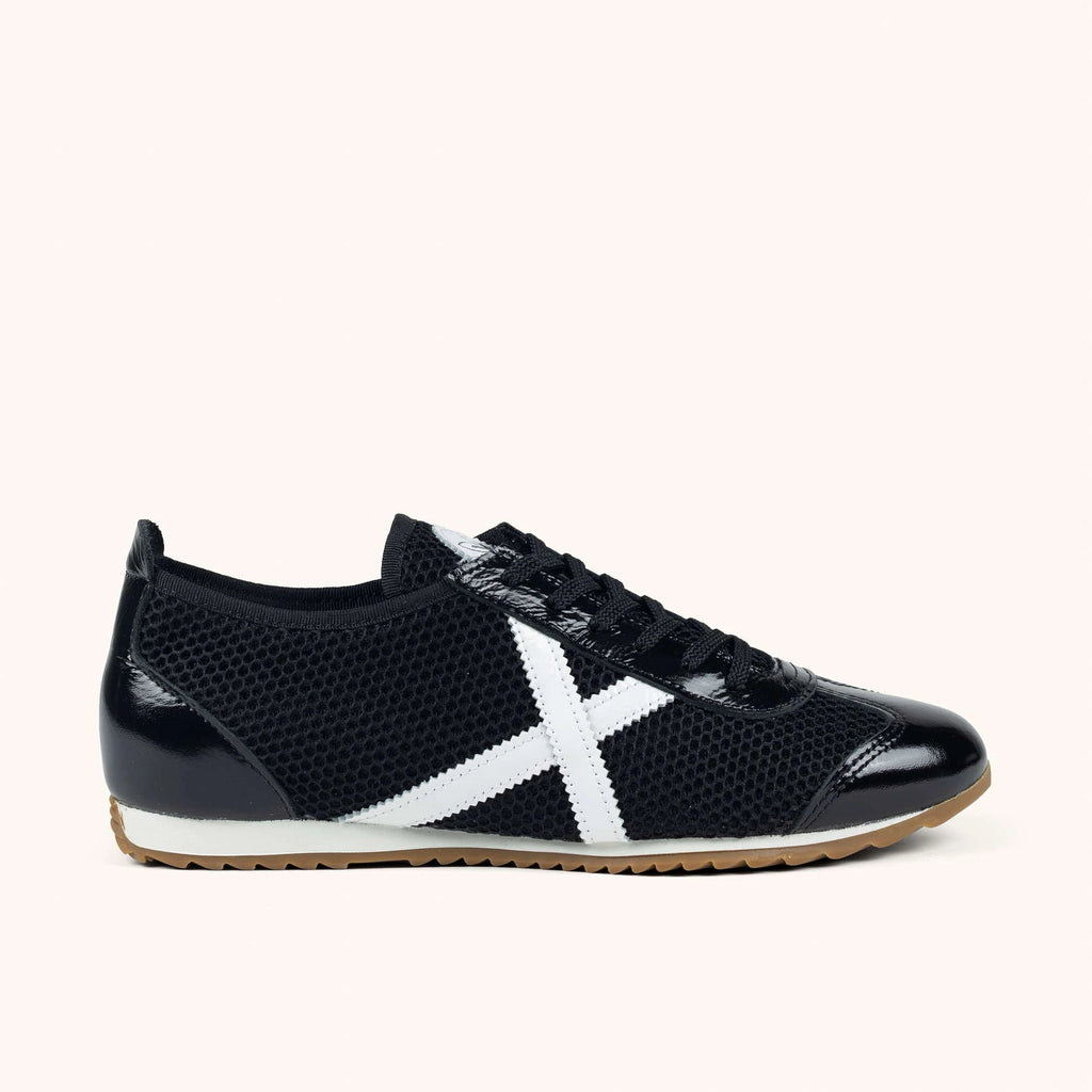 MUNICH Osaka 584: black trainers unisex