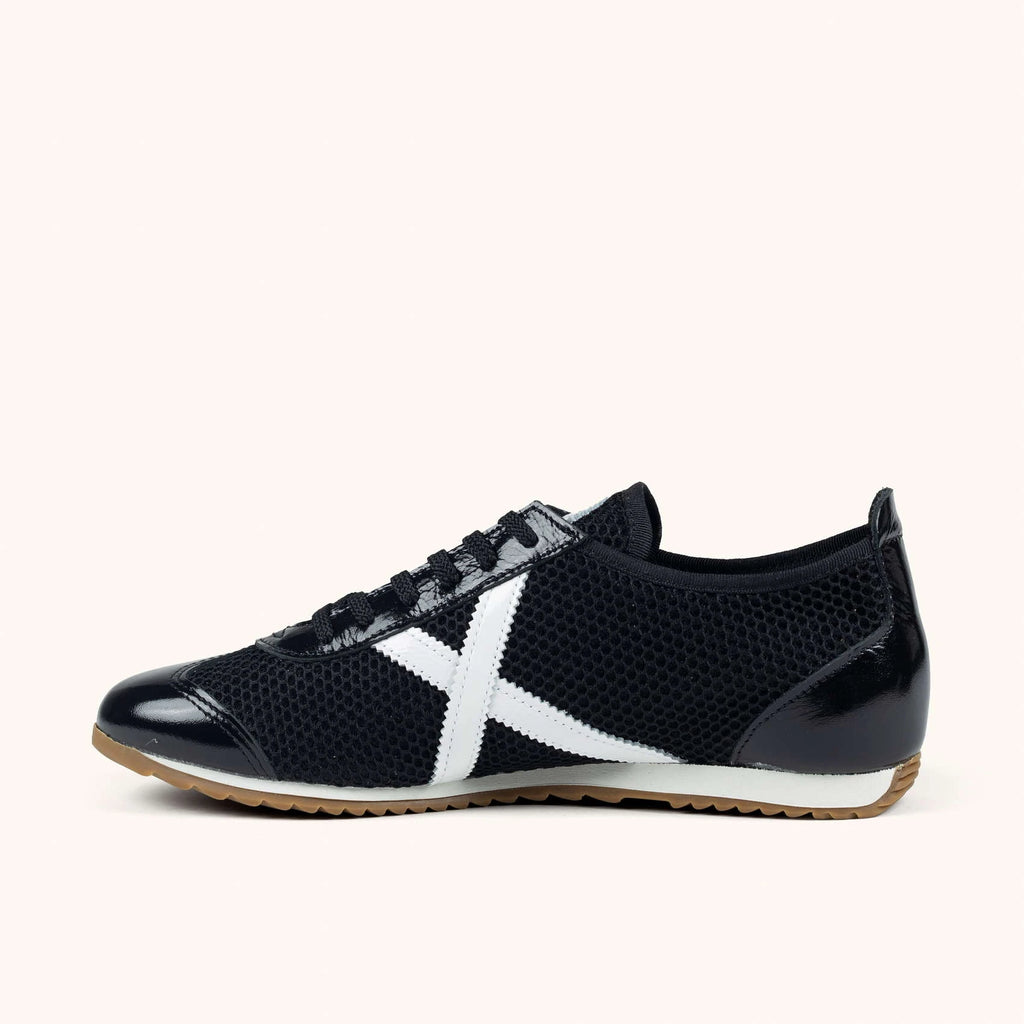MUNICH Osaka 584: black trainers unisex