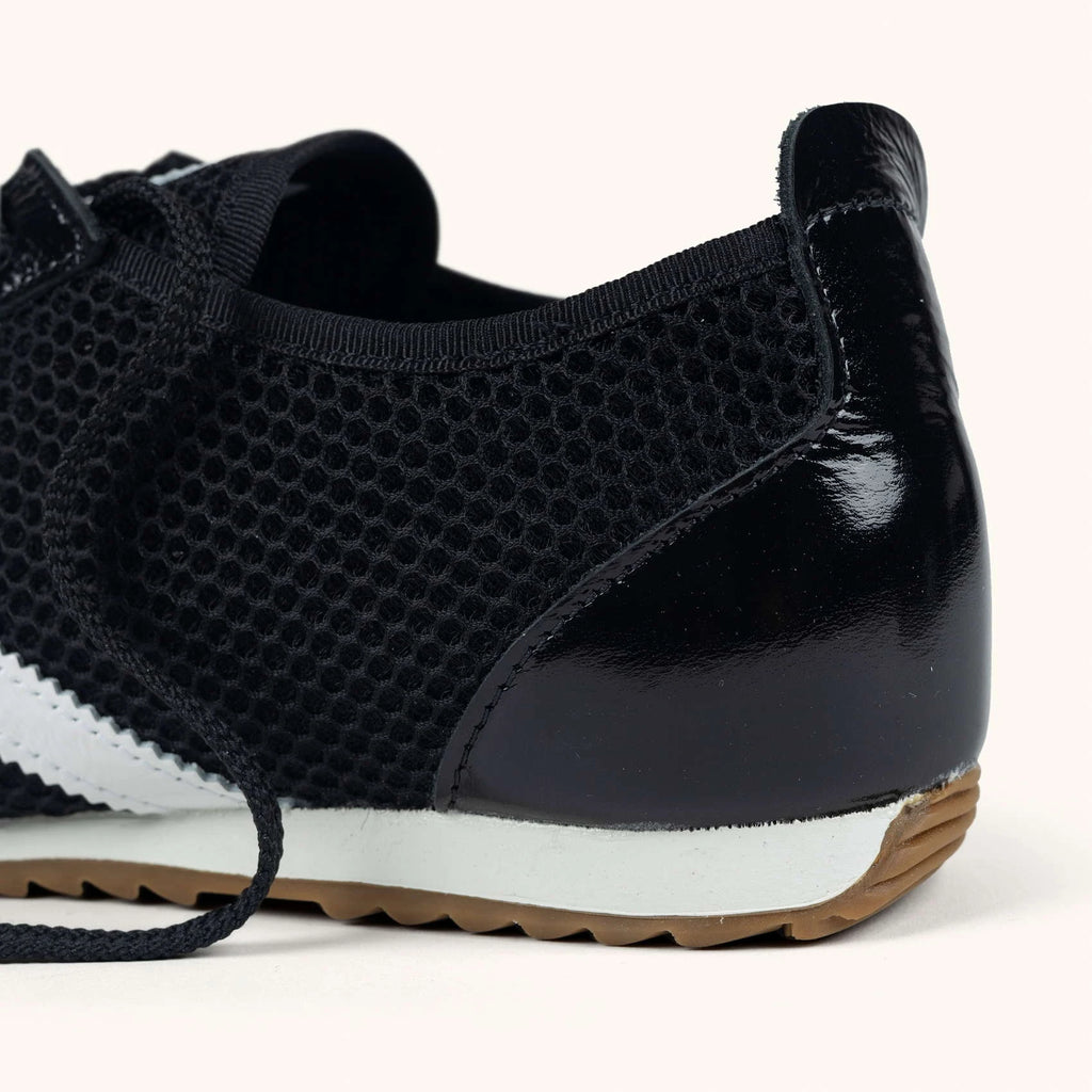 MUNICH Osaka 584: black trainers unisex